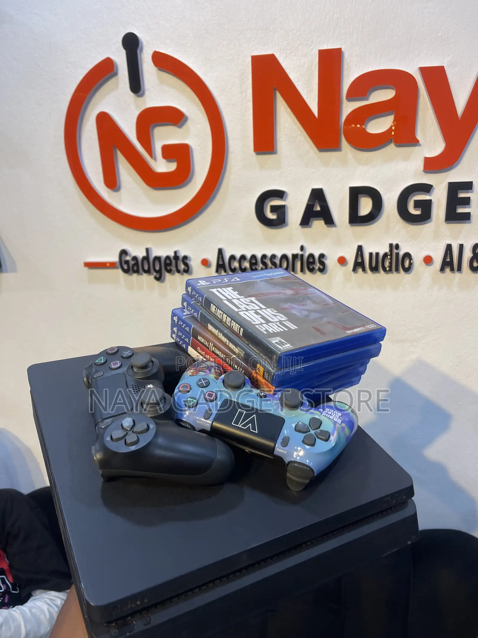Sony Play Station 4 (PS4)