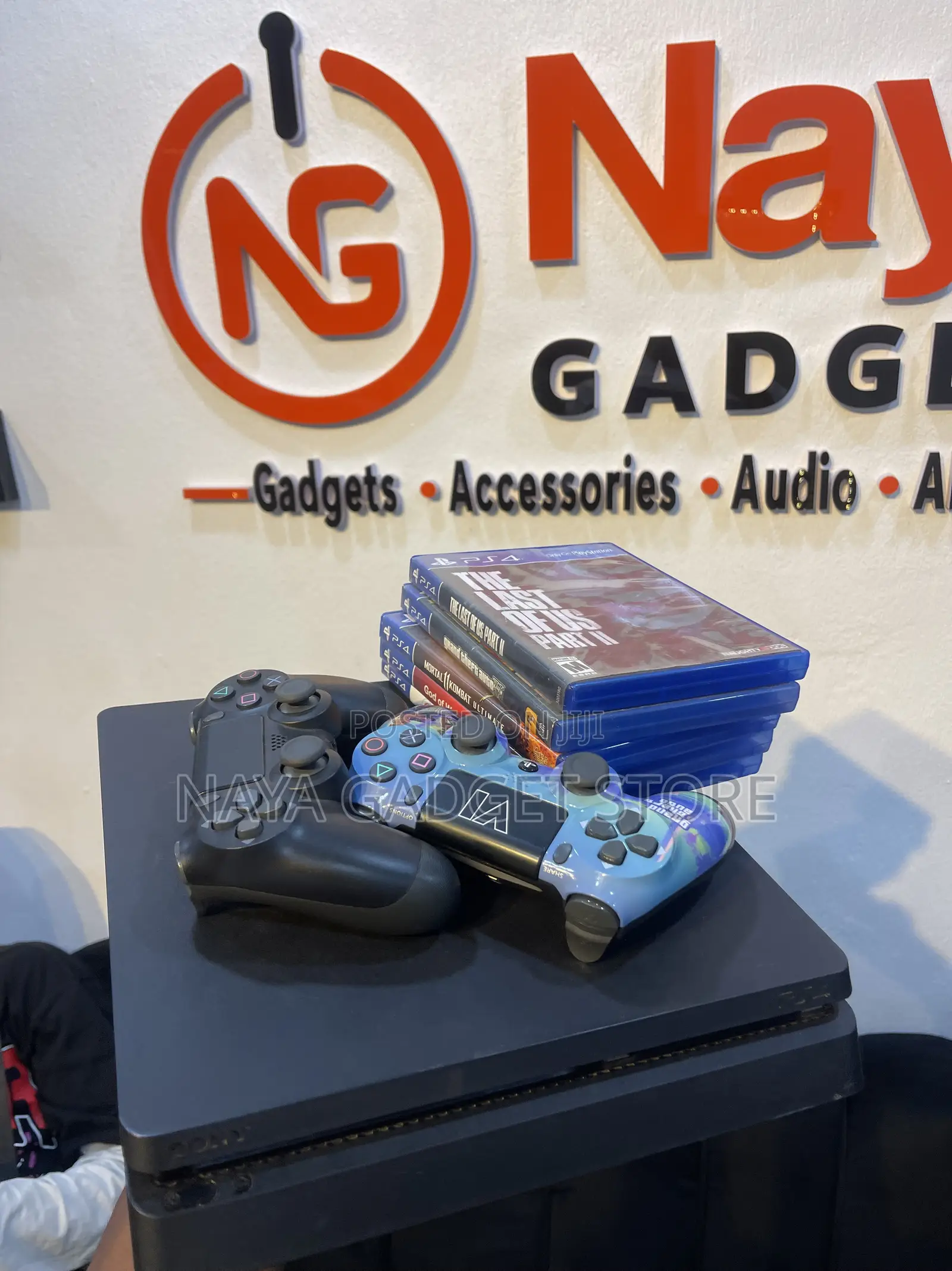 Sony Play Station 4 (PS4)