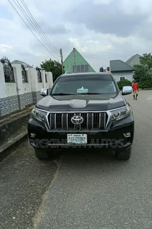 Toyota Land Cruiser Prado 2018 Black