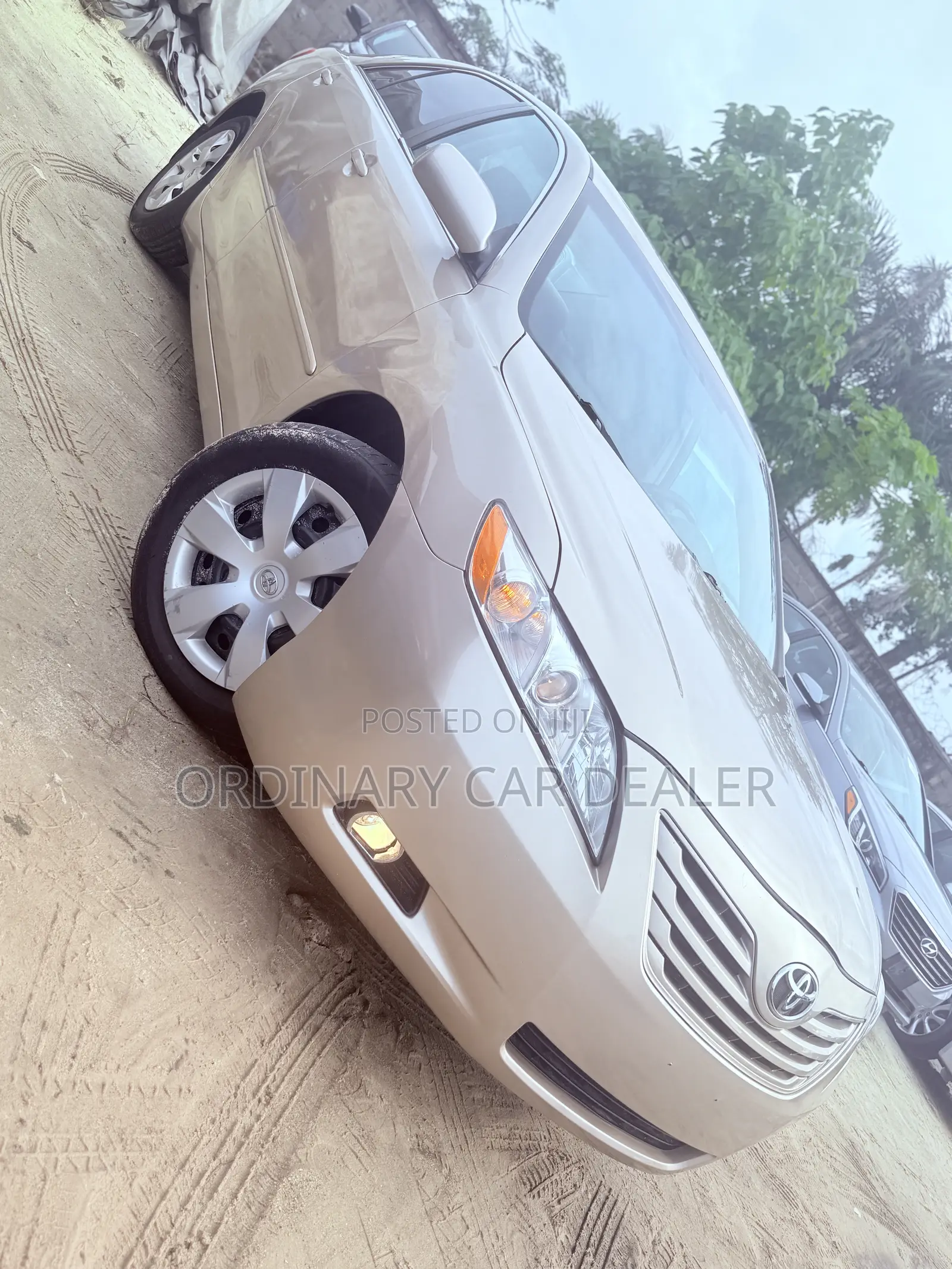 Toyota Camry LE 4dr Sedan (2.4L 4cyl 5A) 2009 Gold