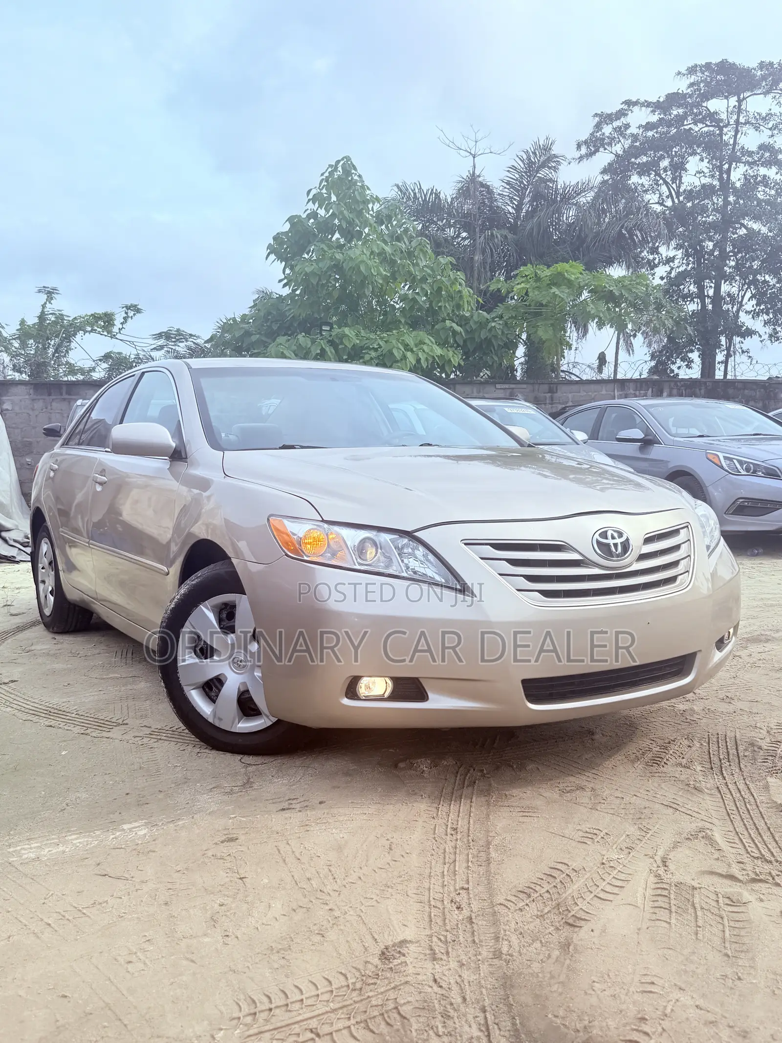 Toyota Camry LE 4dr Sedan (2.4L 4cyl 5A) 2009 Gold