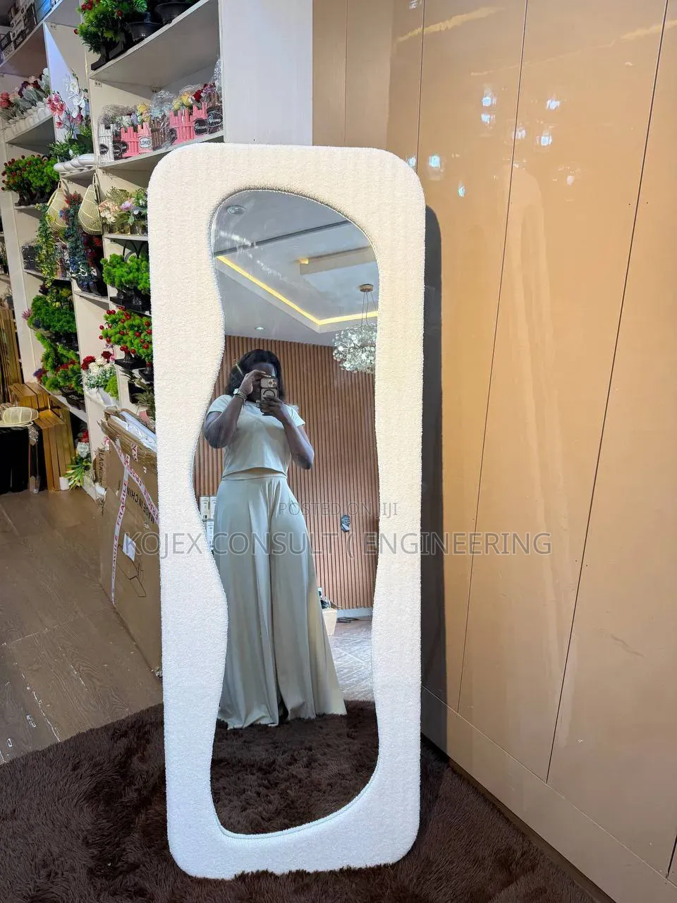 New Design  
European Style Standing Mirror
