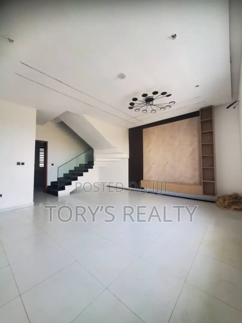 4bdrm Duplex in Ado / Ajah for sale