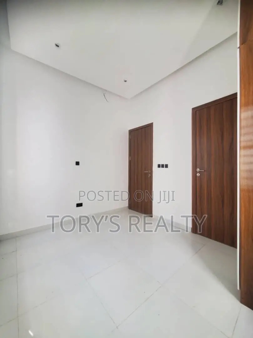 4bdrm Duplex in Ado / Ajah for sale
