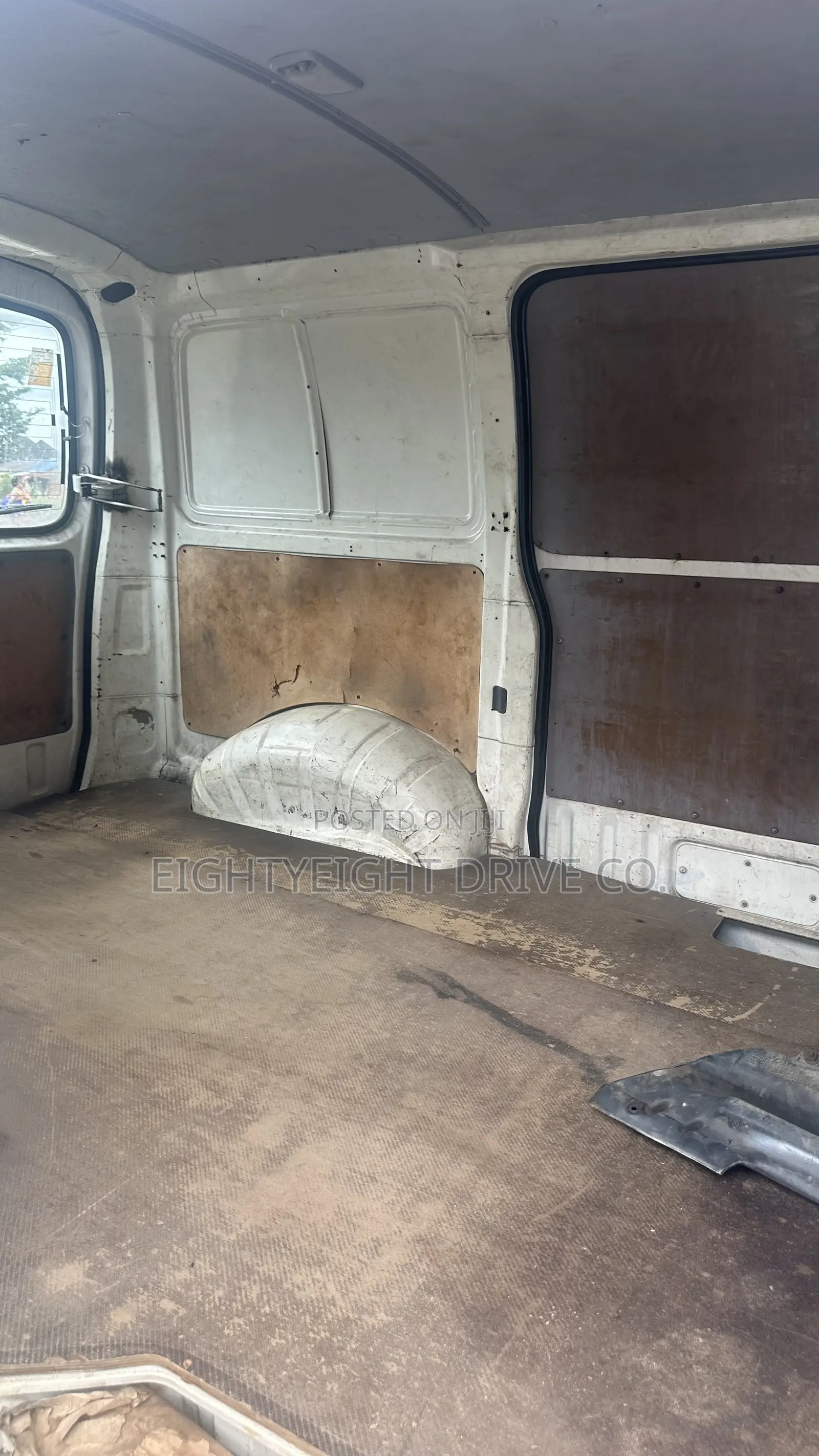 Toyota HiAce 2006 White
