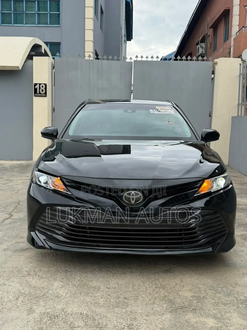 Toyota Camry LE FWD (2.5L 4cyl 8AM) 2018 Black