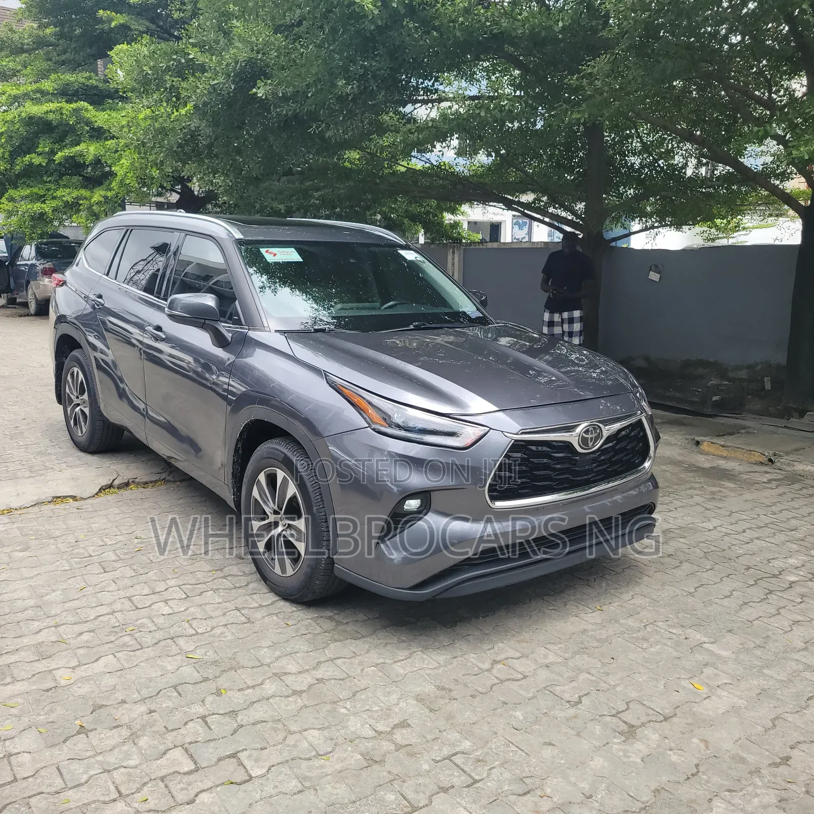 Toyota Highlander XLE 2021 Gray