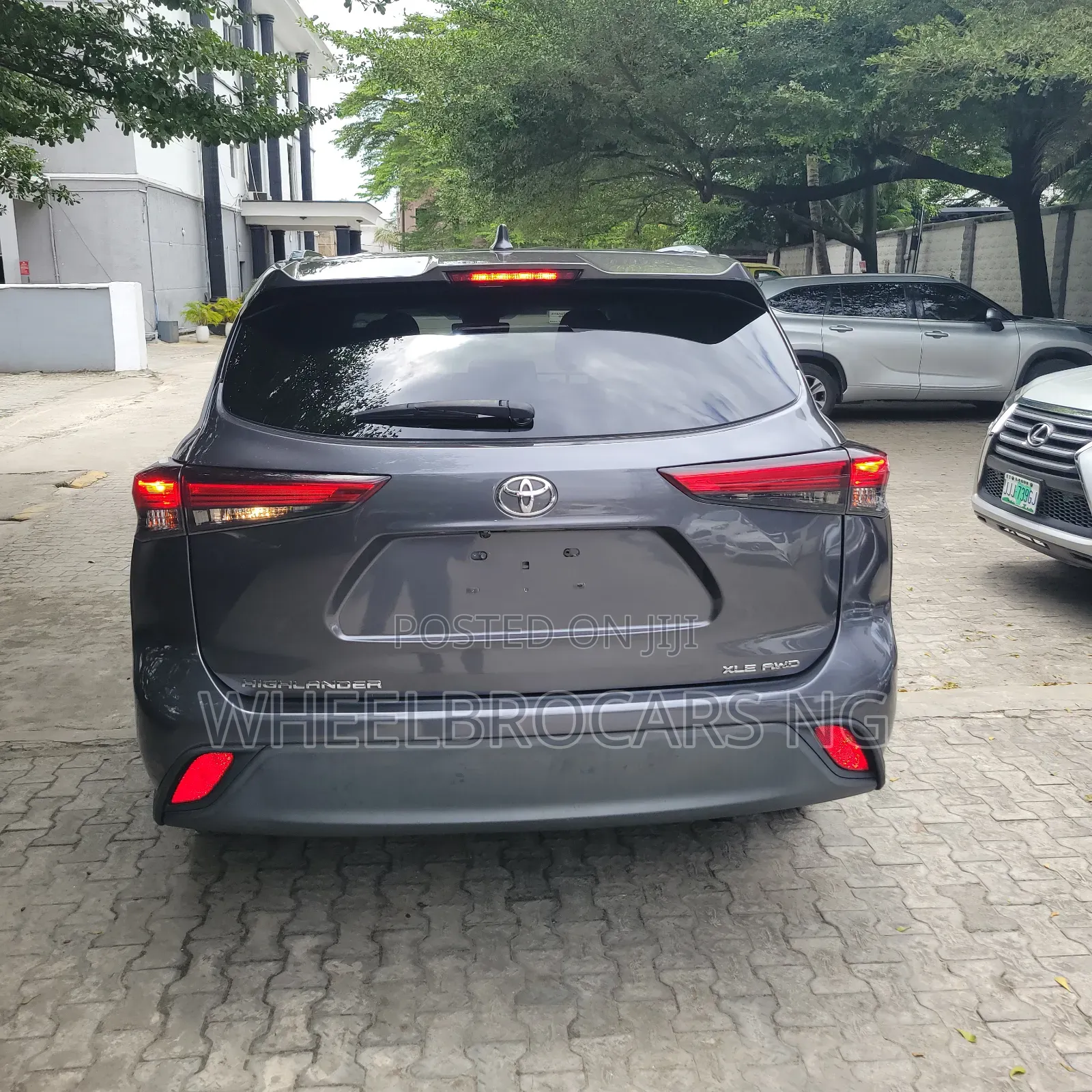 Toyota Highlander XLE 2021 Gray