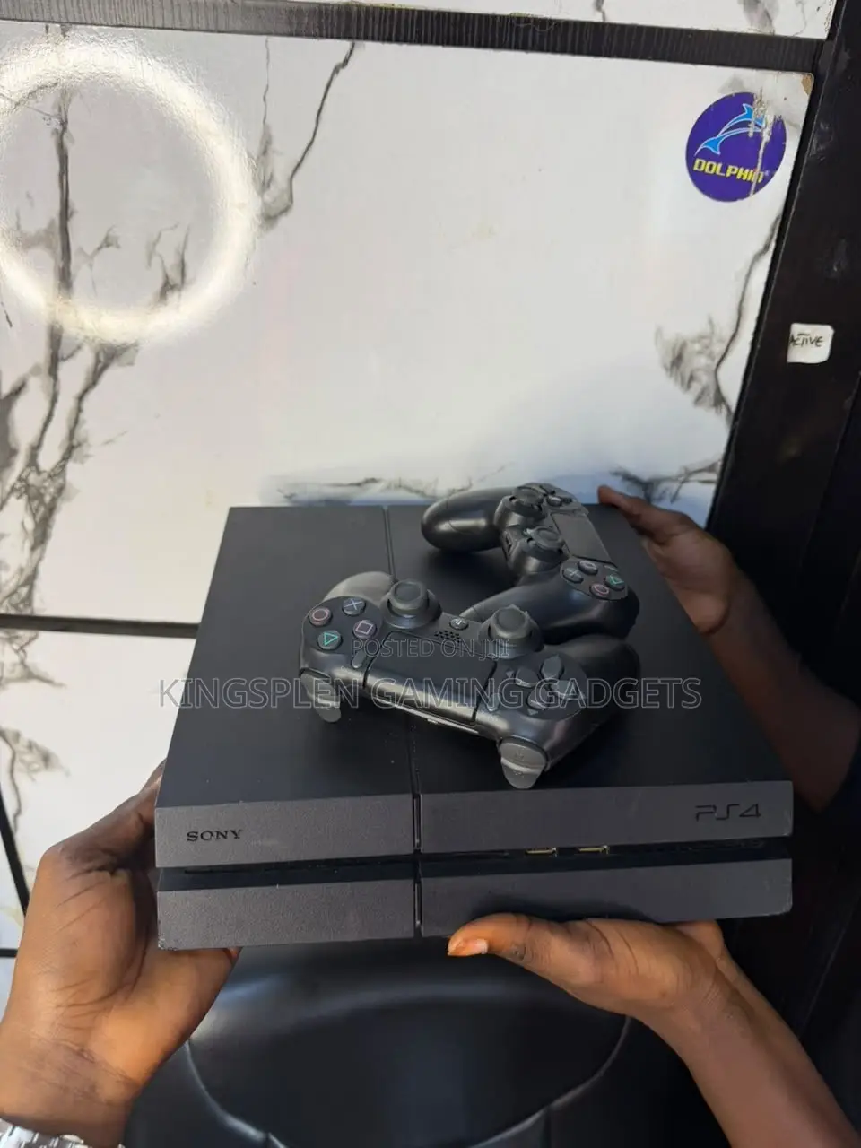 PS4 With Games and 2 Pad