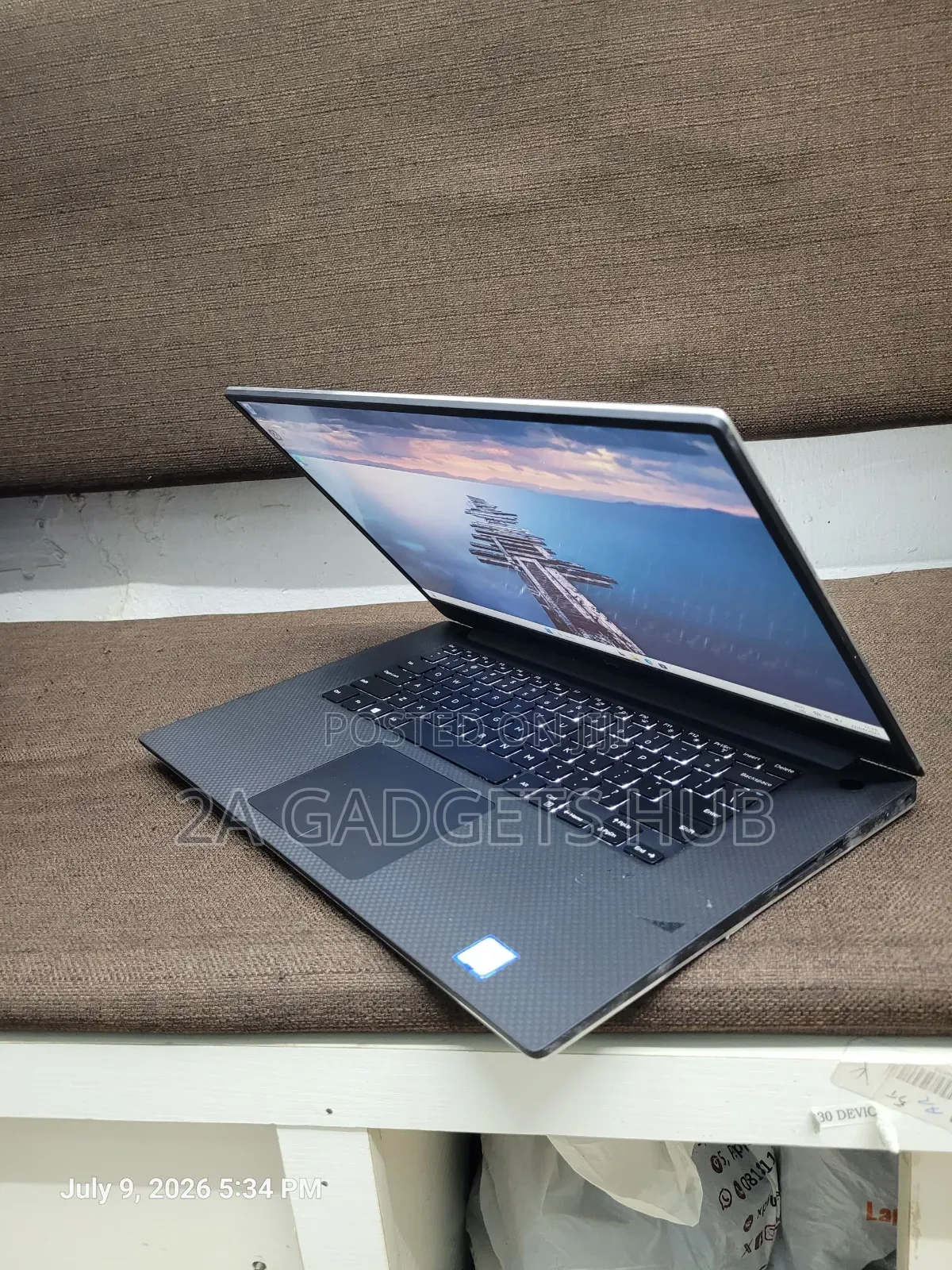 New Laptop Dell Precision 5520 16GB Intel Xeon SSD 512GB