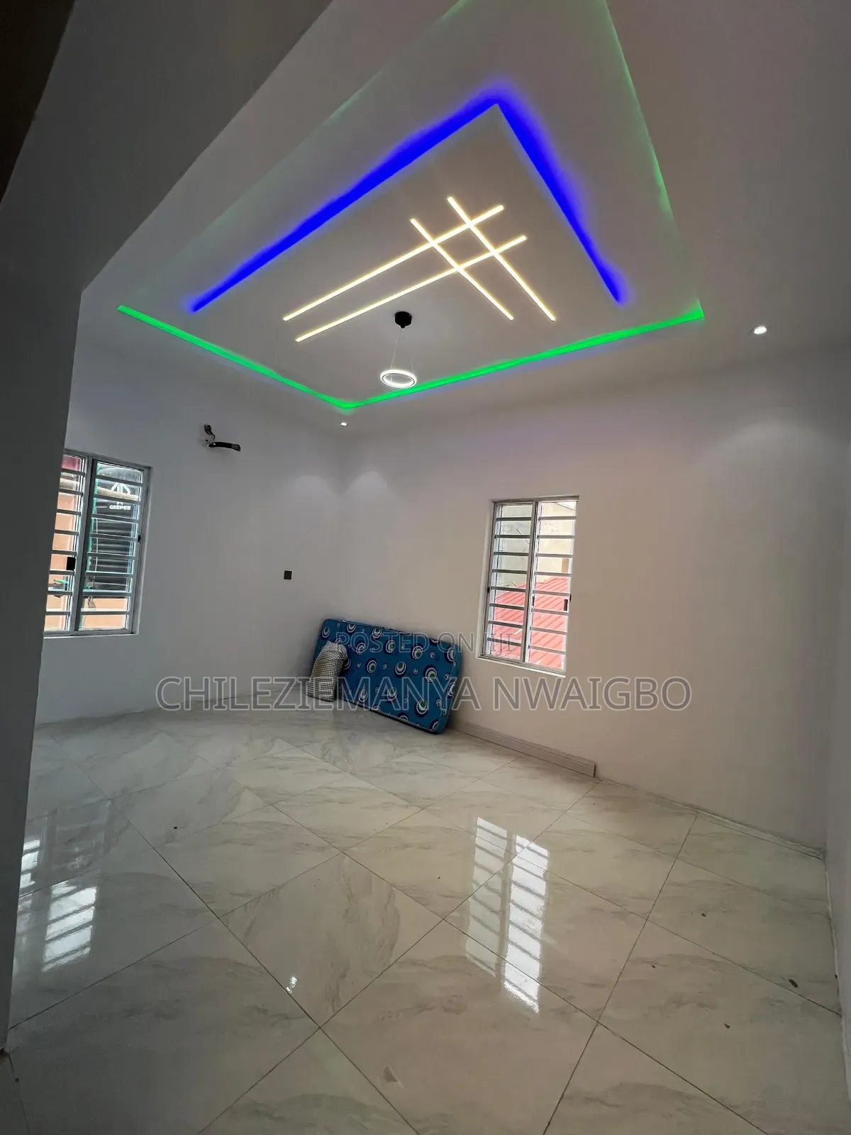 8bdrm Block of Flats in Ebute for sale
