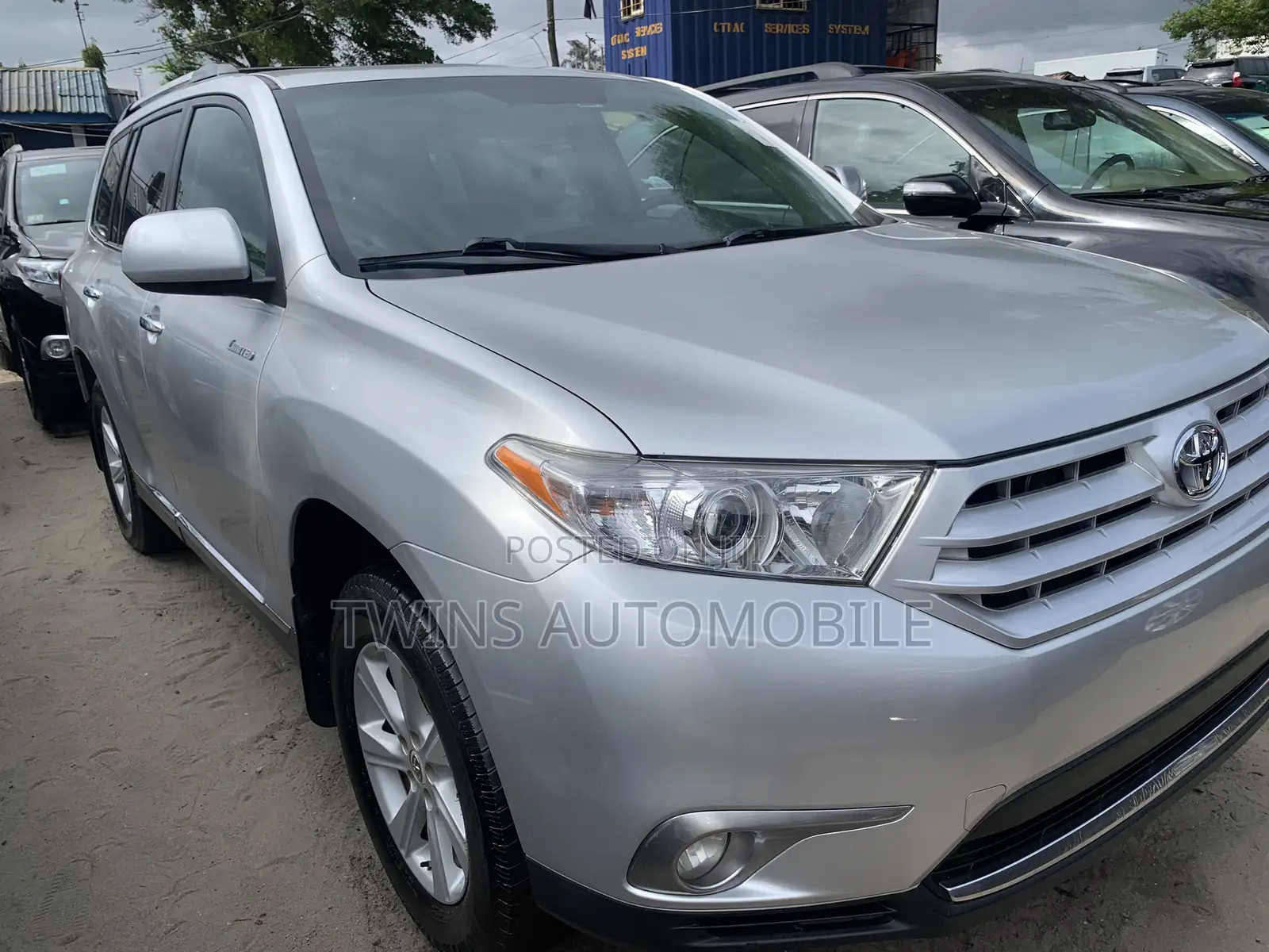 Toyota Highlander Limited 3.5l 4WD 2013 Silver