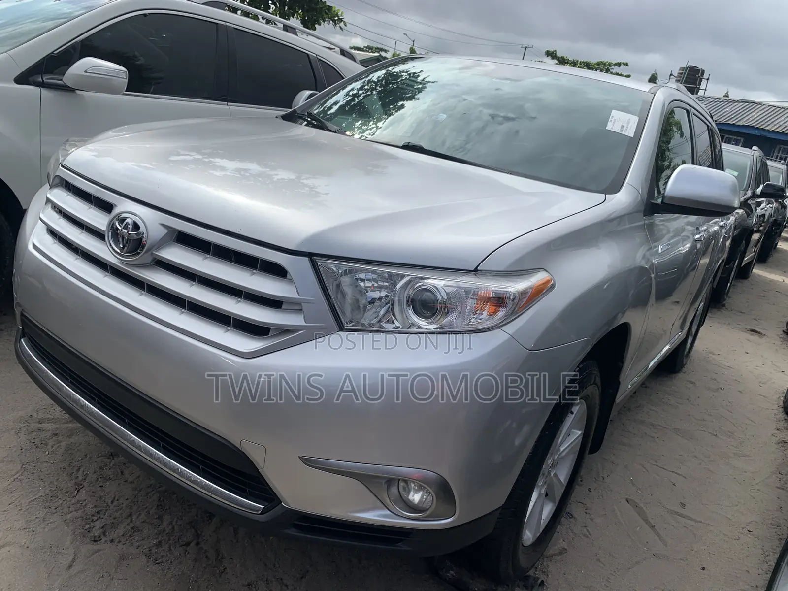Toyota Highlander Limited 3.5l 4WD 2013 Silver