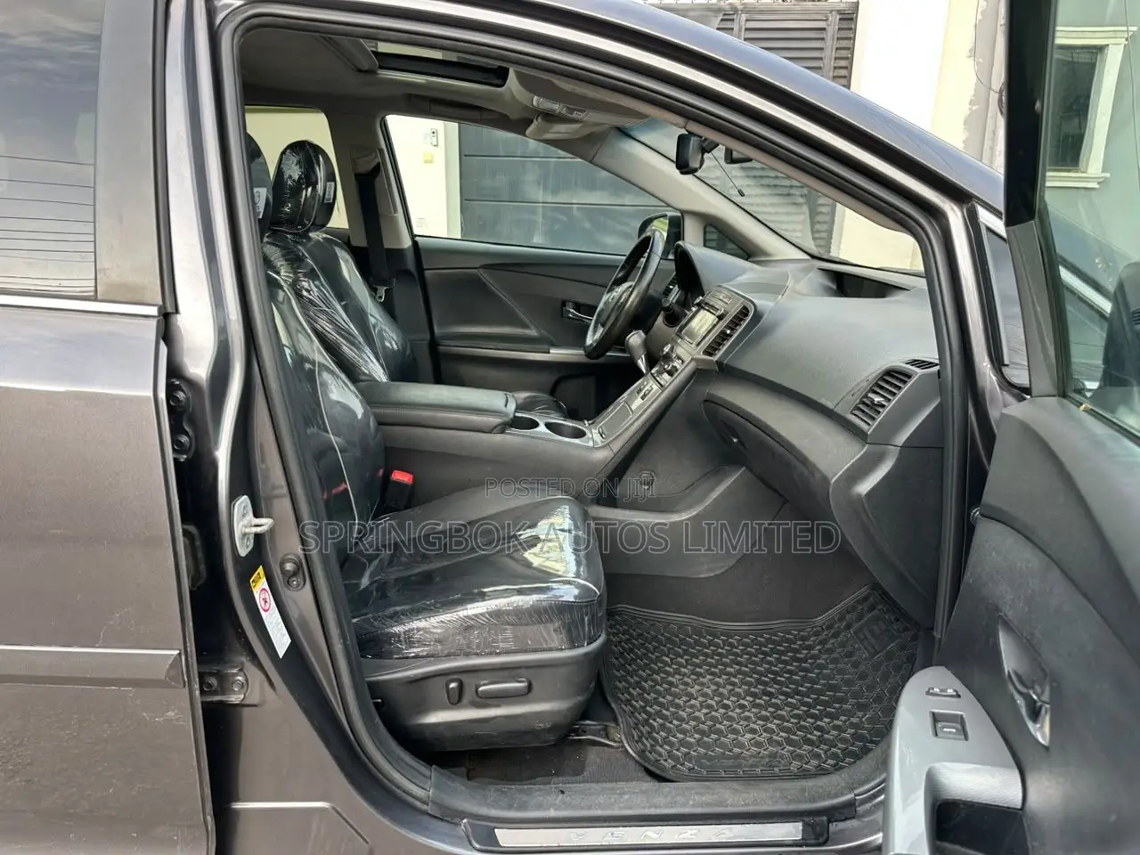 Toyota Venza XLE 4dr Wagon AWD (2.7L 4cyl 6A) 2014 Gray