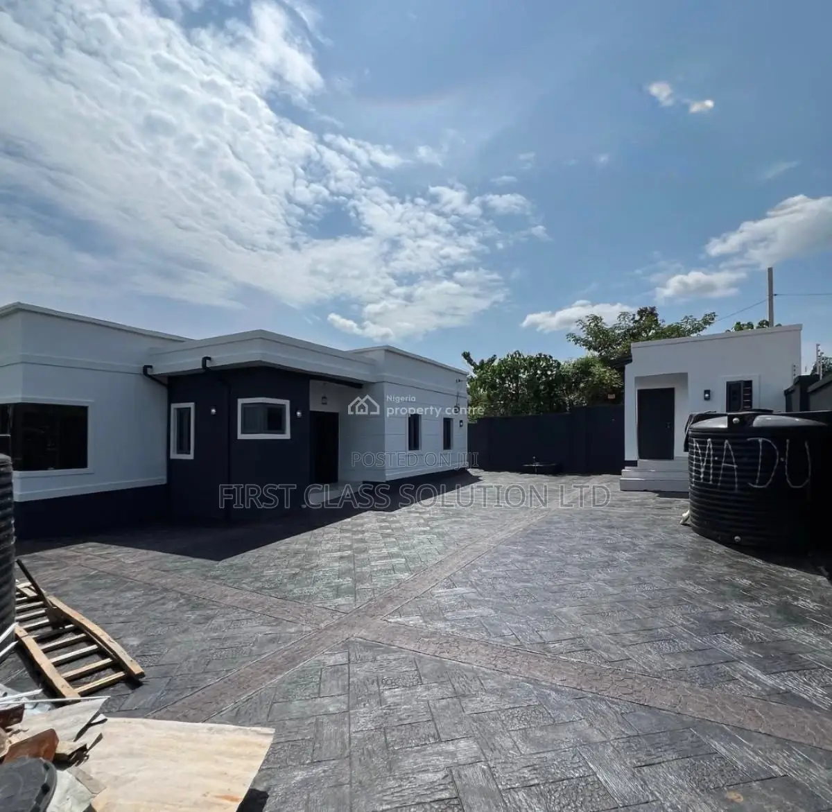 3bdrm Bungalow in Enugu State for sale