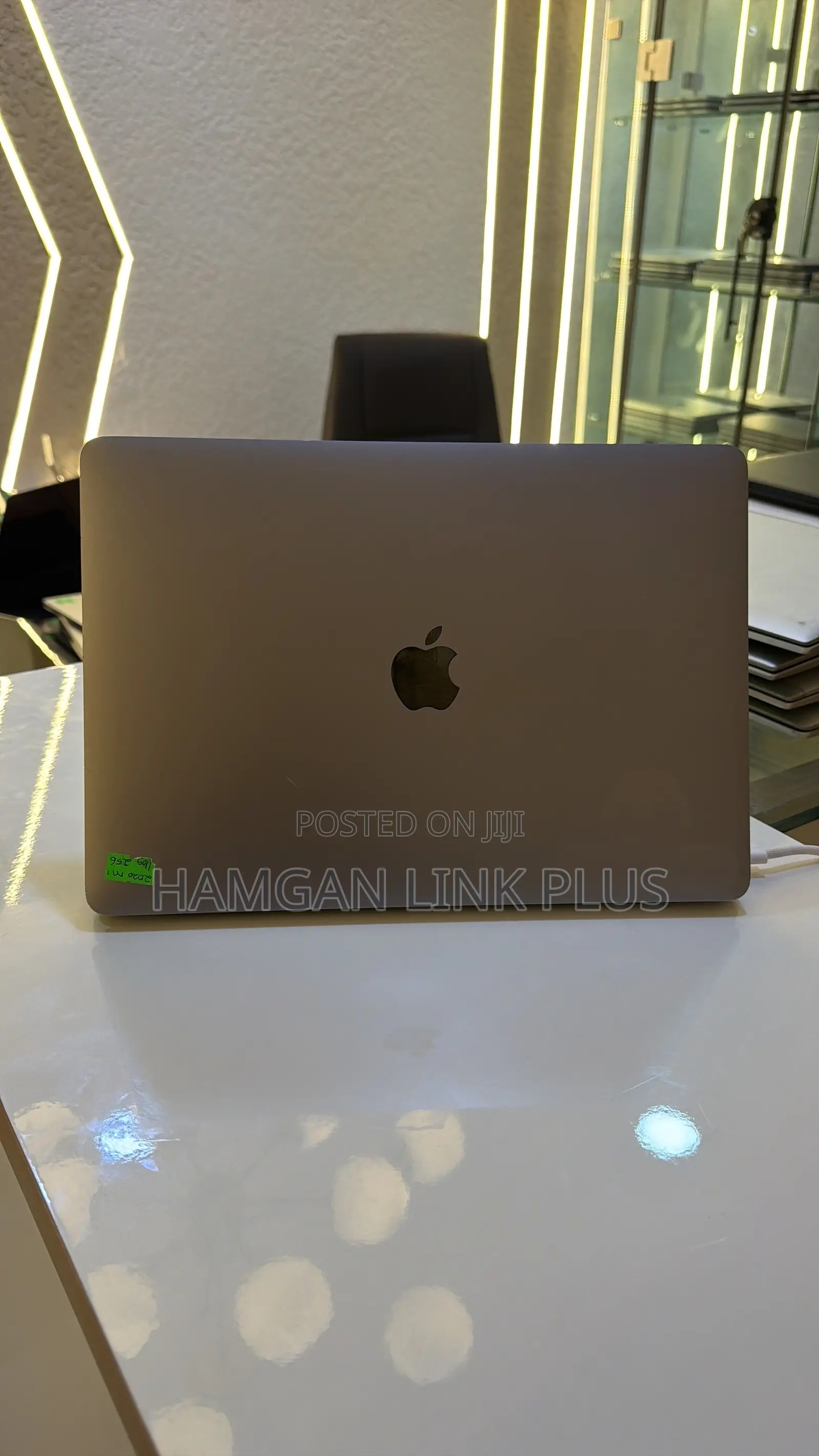 Laptop Apple MacBook Pro 2022 M2 16GB Apple M2 SSD 256GB