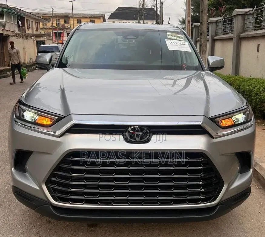 Toyota Highlander XLE AWD 2024 Silver