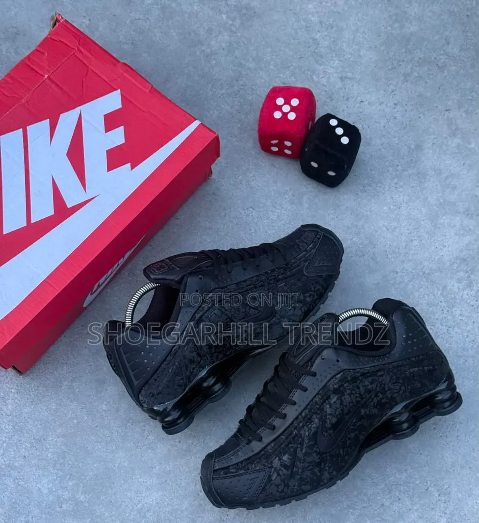 Nike Shox R4 Black and Offwhite