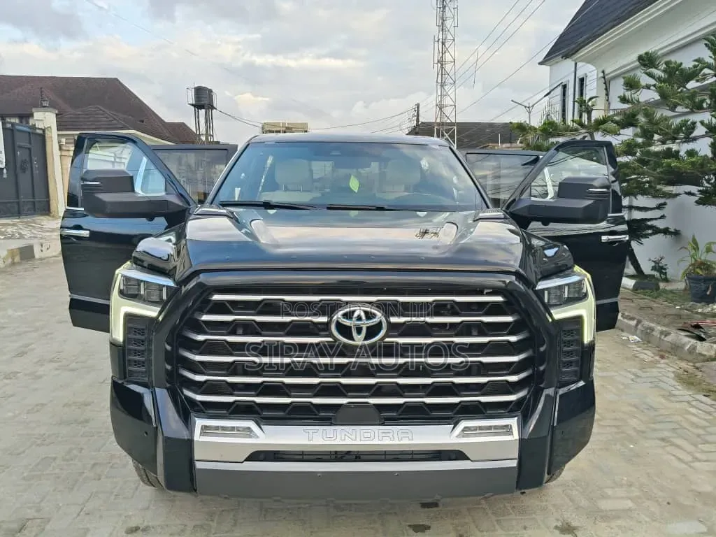 Toyota Tundra Limited CrewMax 5.5' Bed 2024 Black