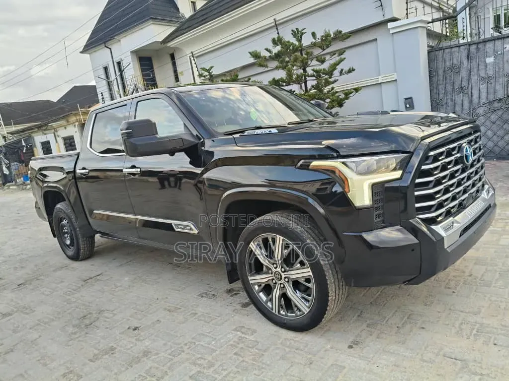 Toyota Tundra Limited CrewMax 5.5' Bed 2024 Black