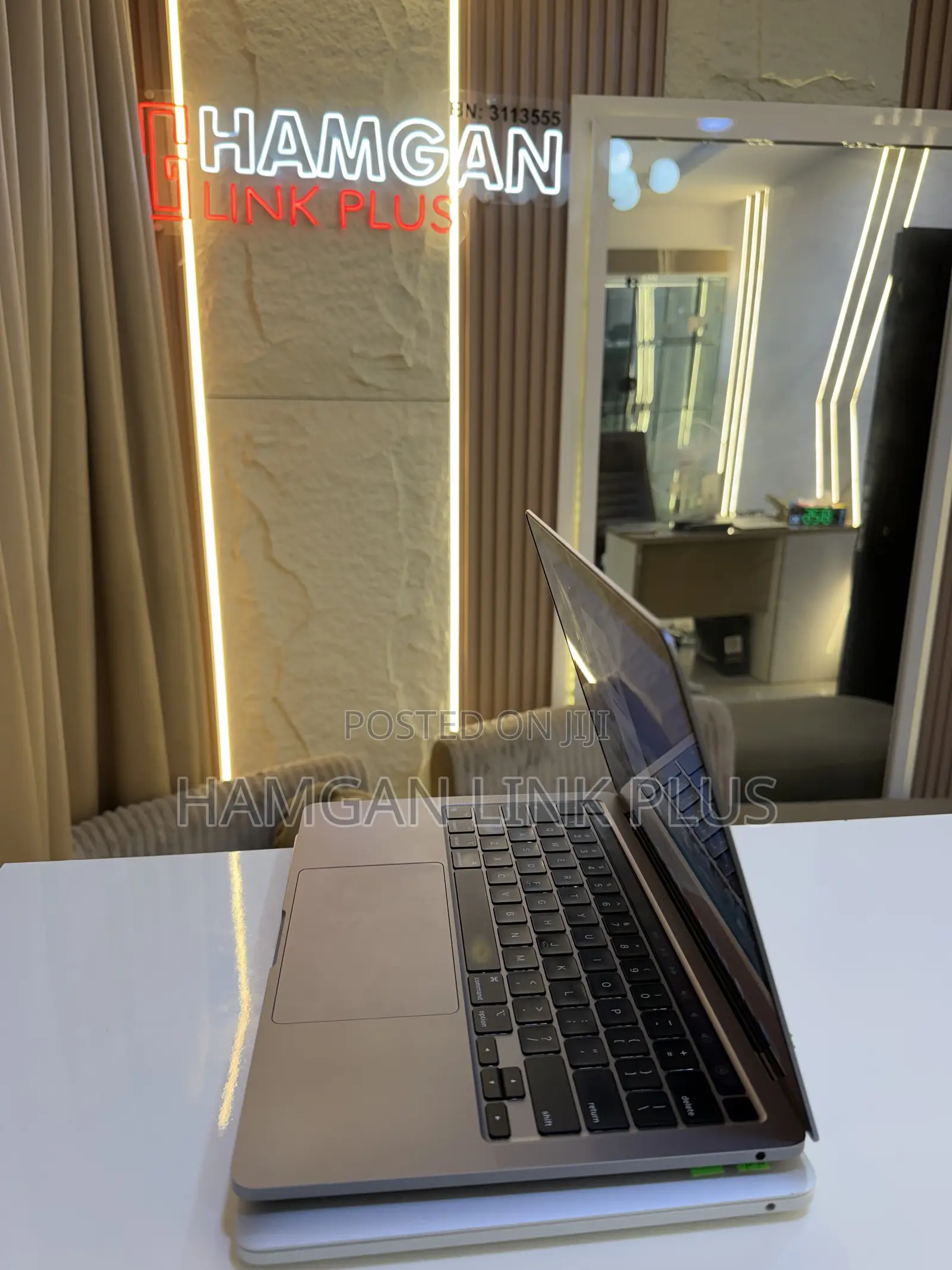 Laptop Apple MacBook Pro 2022 M2 16GB Apple M2 SSD 512GB