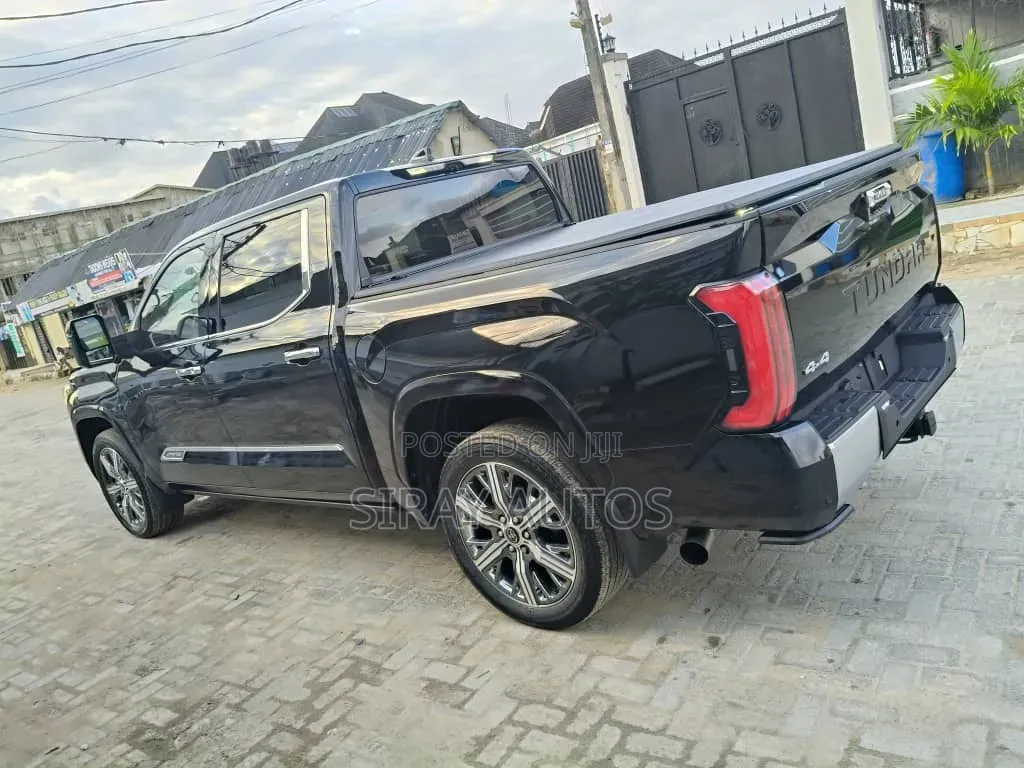 Toyota Tundra Limited CrewMax 5.5' Bed 2024 Black