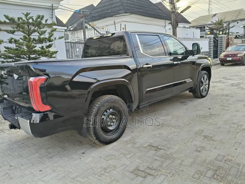 Toyota Tundra Limited CrewMax 5.5' Bed 2024 Black