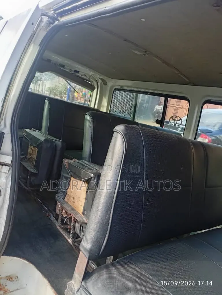 Toyota HiAce 2008 White