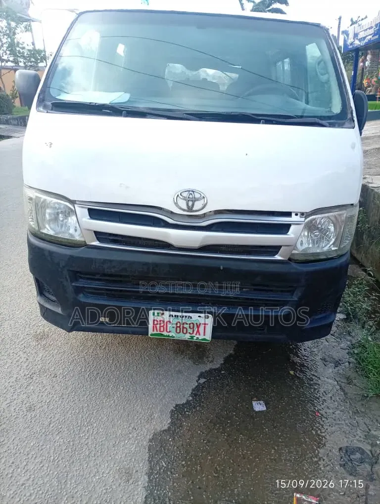 Toyota HiAce 2008 White