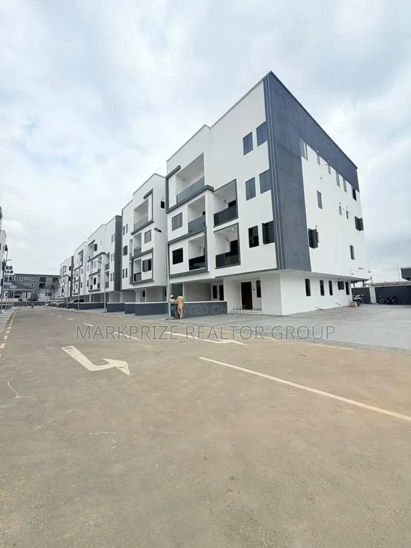 4bdrm Duplex in Ikeja Gra Lagos for rent