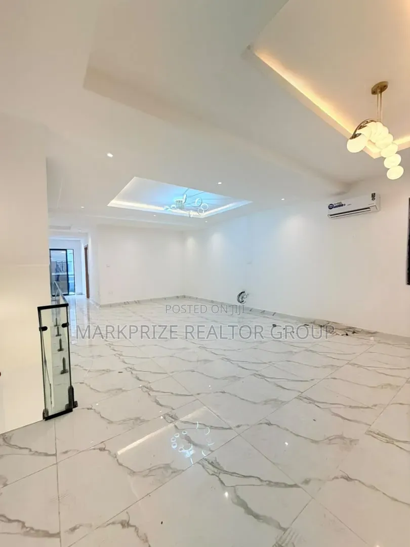 4bdrm Duplex in Ikeja Gra Lagos for rent
