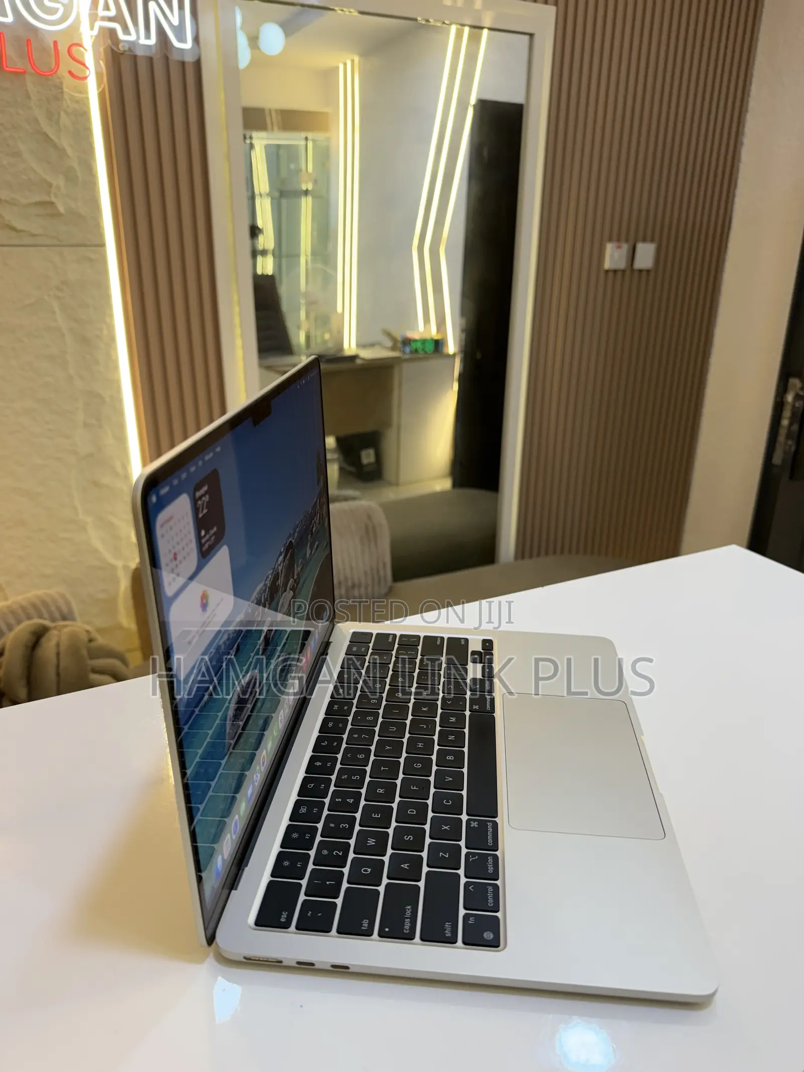 Laptop Apple MacBook Air 2024 M3 8GB Apple M3 SSD 256GB