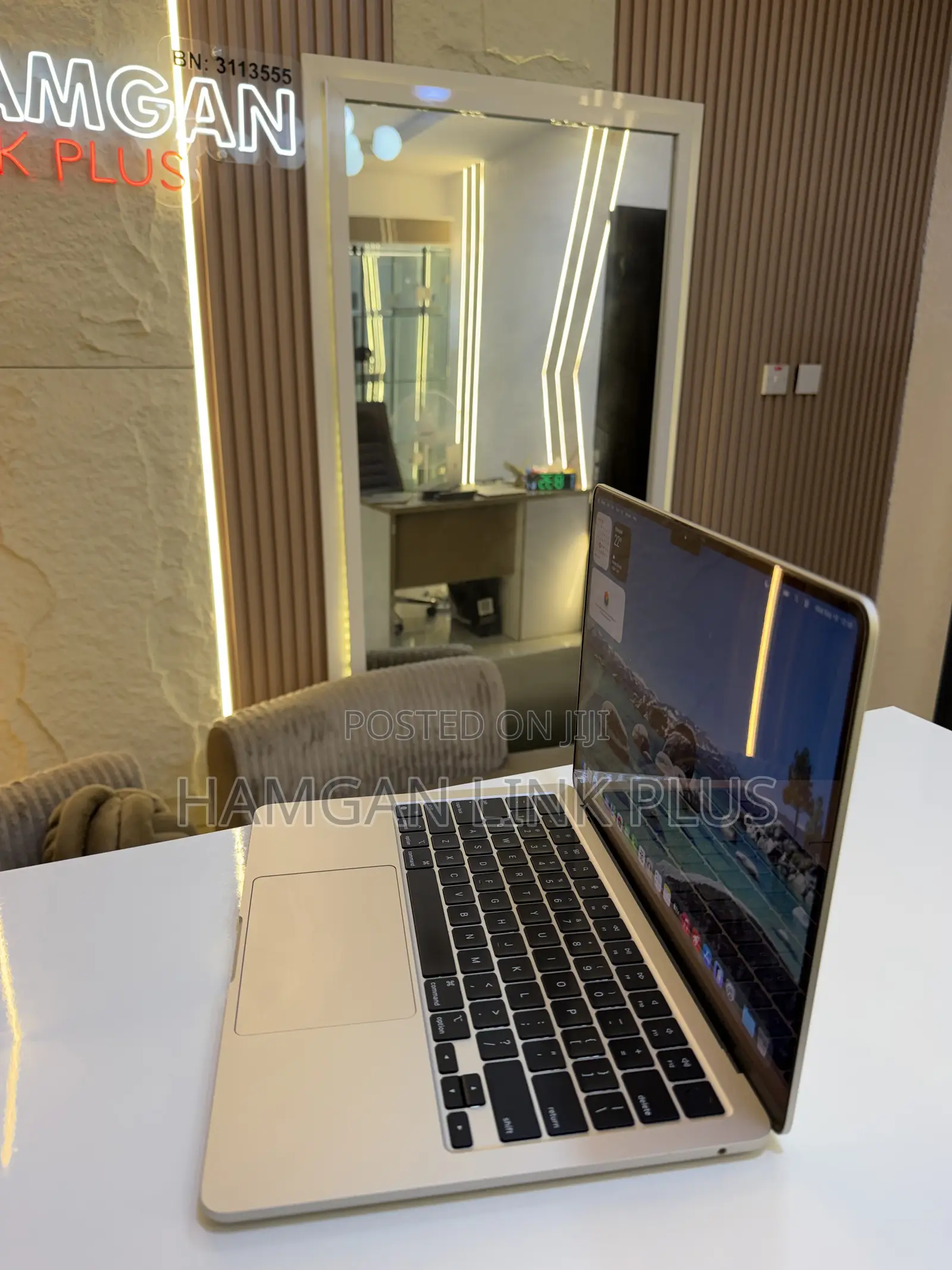 Laptop Apple MacBook Air 2024 M3 8GB Apple M3 SSD 256GB