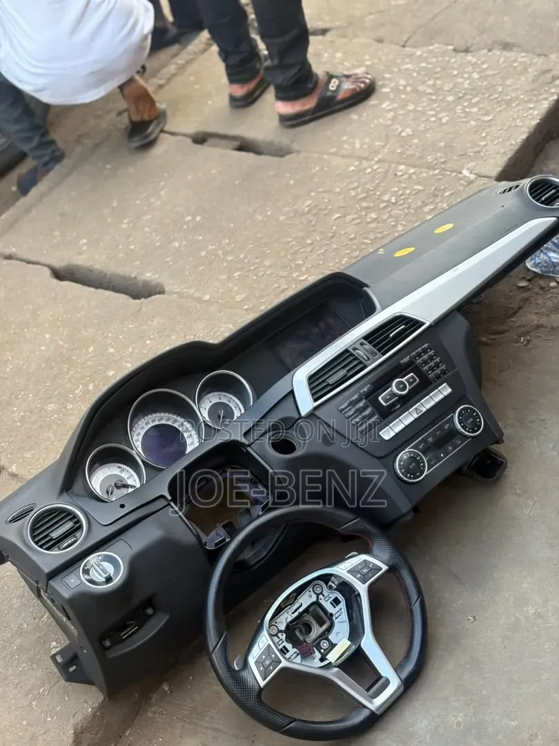 C300 2013 Complete Dashboard