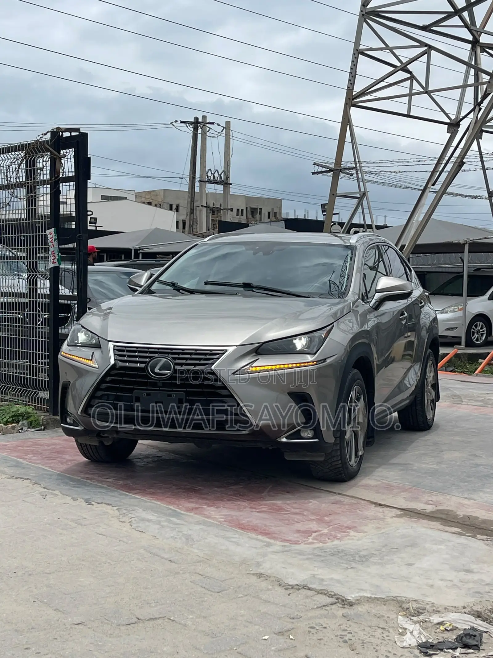 Lexus NX 300 FWD 2018 Gold