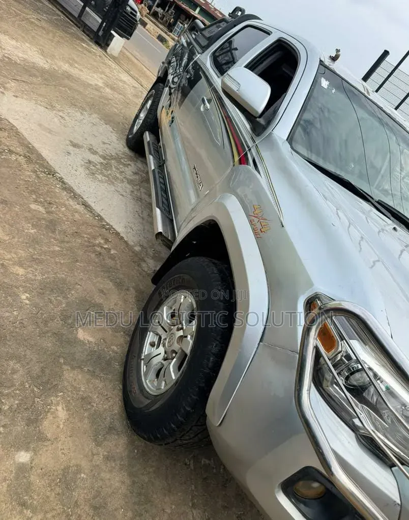 Toyota Tacoma Access Cab V6 Automatic 2009 Silver