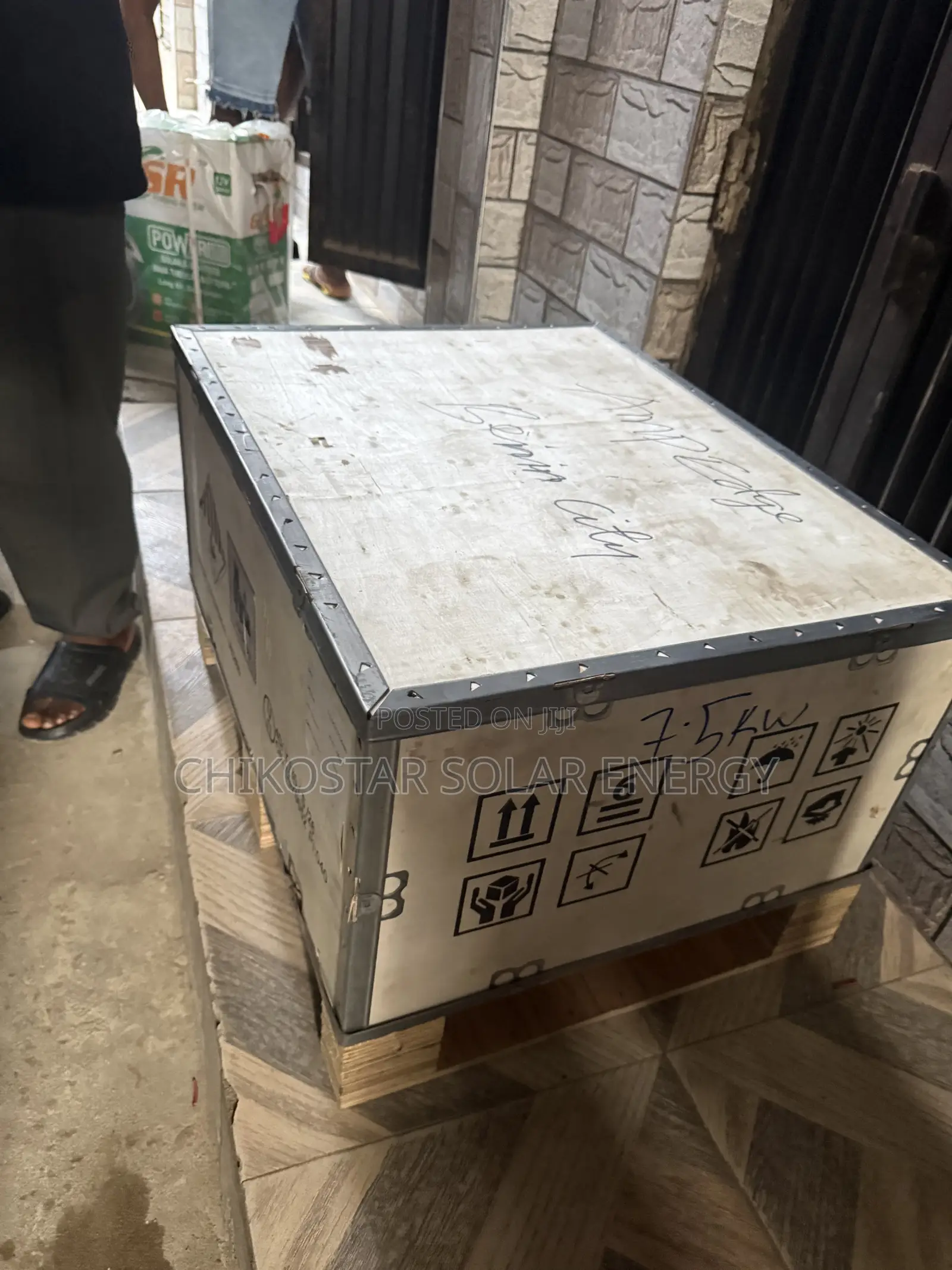 ECO-WORTHY 7.5kWh 25.6V 300Ah LiFePO4 Lithium Solar Inverter Battery