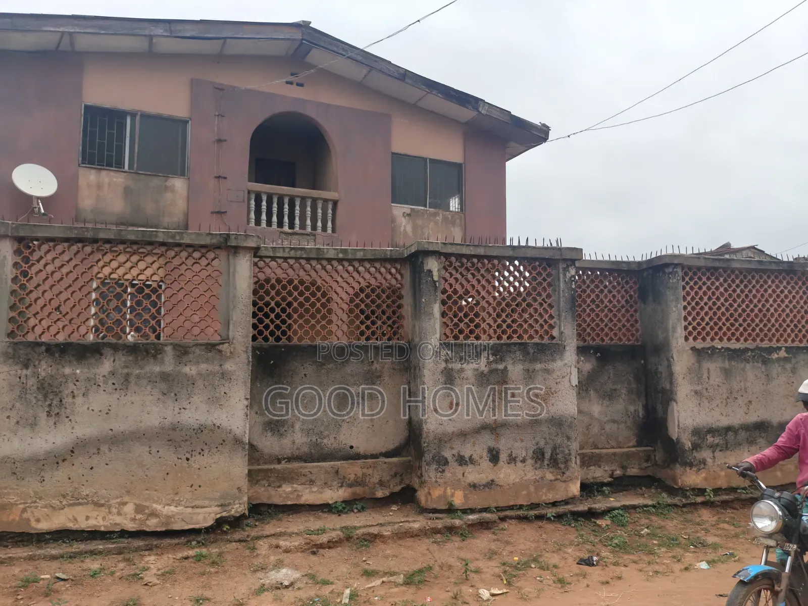 20bdrm Block of Flats in Delamo, Alakuko for sale