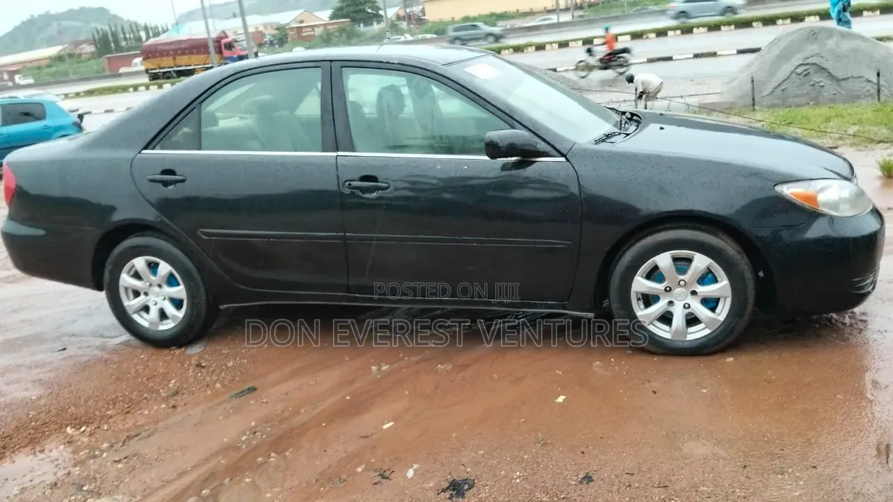 Toyota Camry LE 4dr Sedan (2.4L 4cyl 5M) 2003 Black