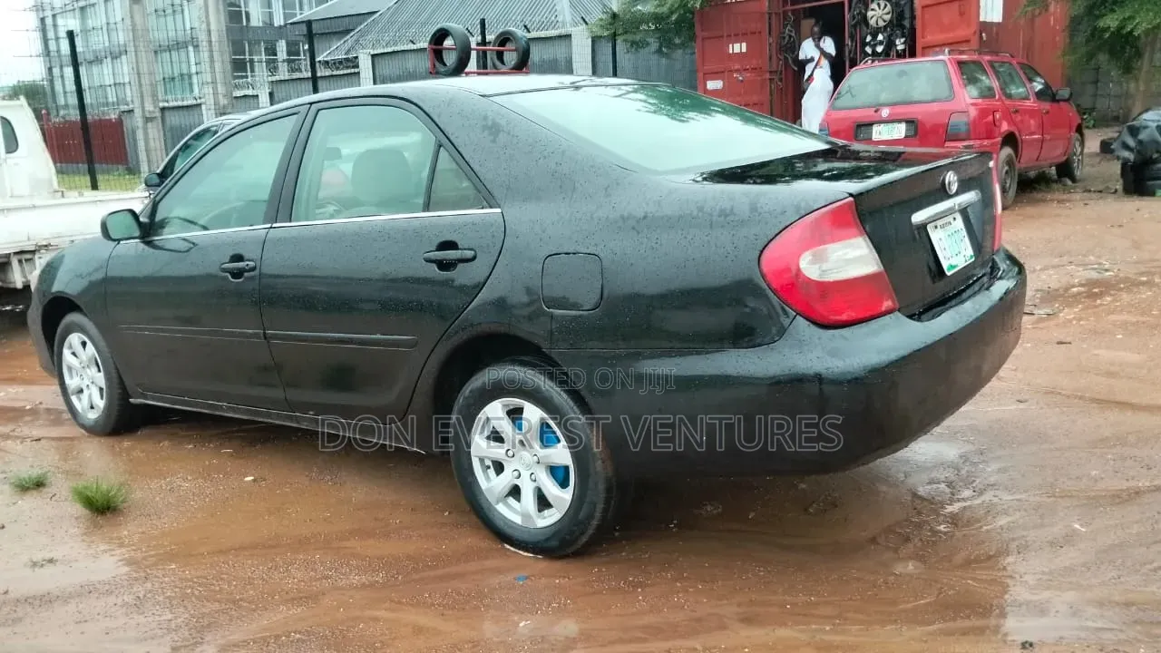 Toyota Camry LE 4dr Sedan (2.4L 4cyl 5M) 2003 Black