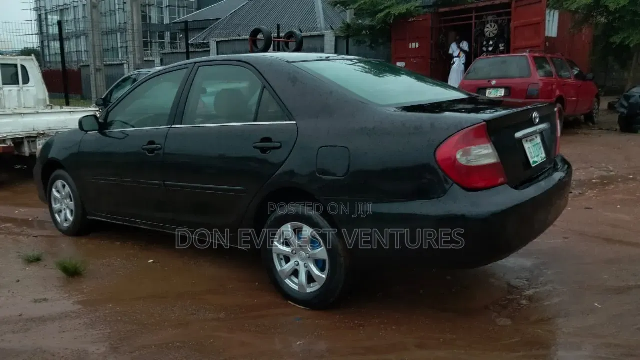 Toyota Camry LE 4dr Sedan (2.4L 4cyl 5M) 2003 Black