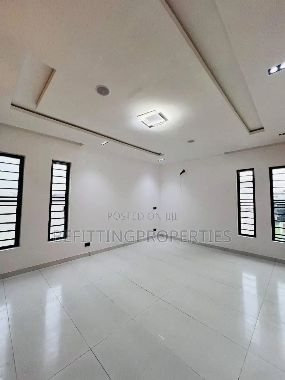 5bdrm Duplex in Lekki for sale