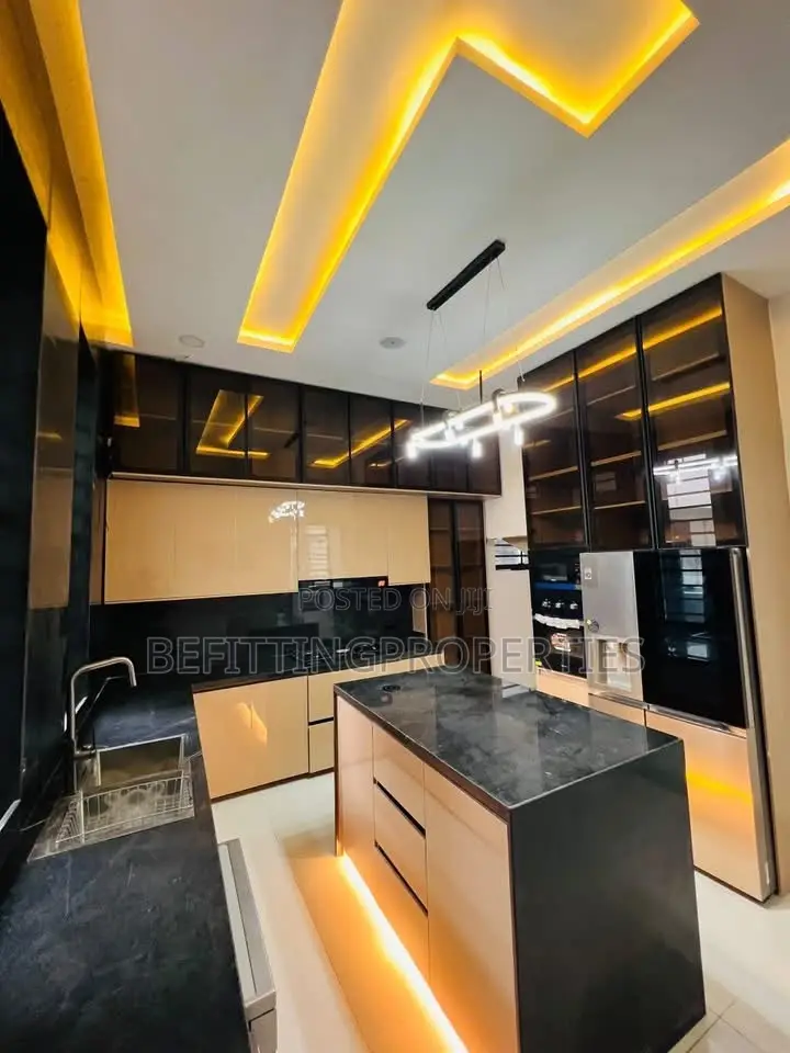 5bdrm Duplex in Lekki for sale