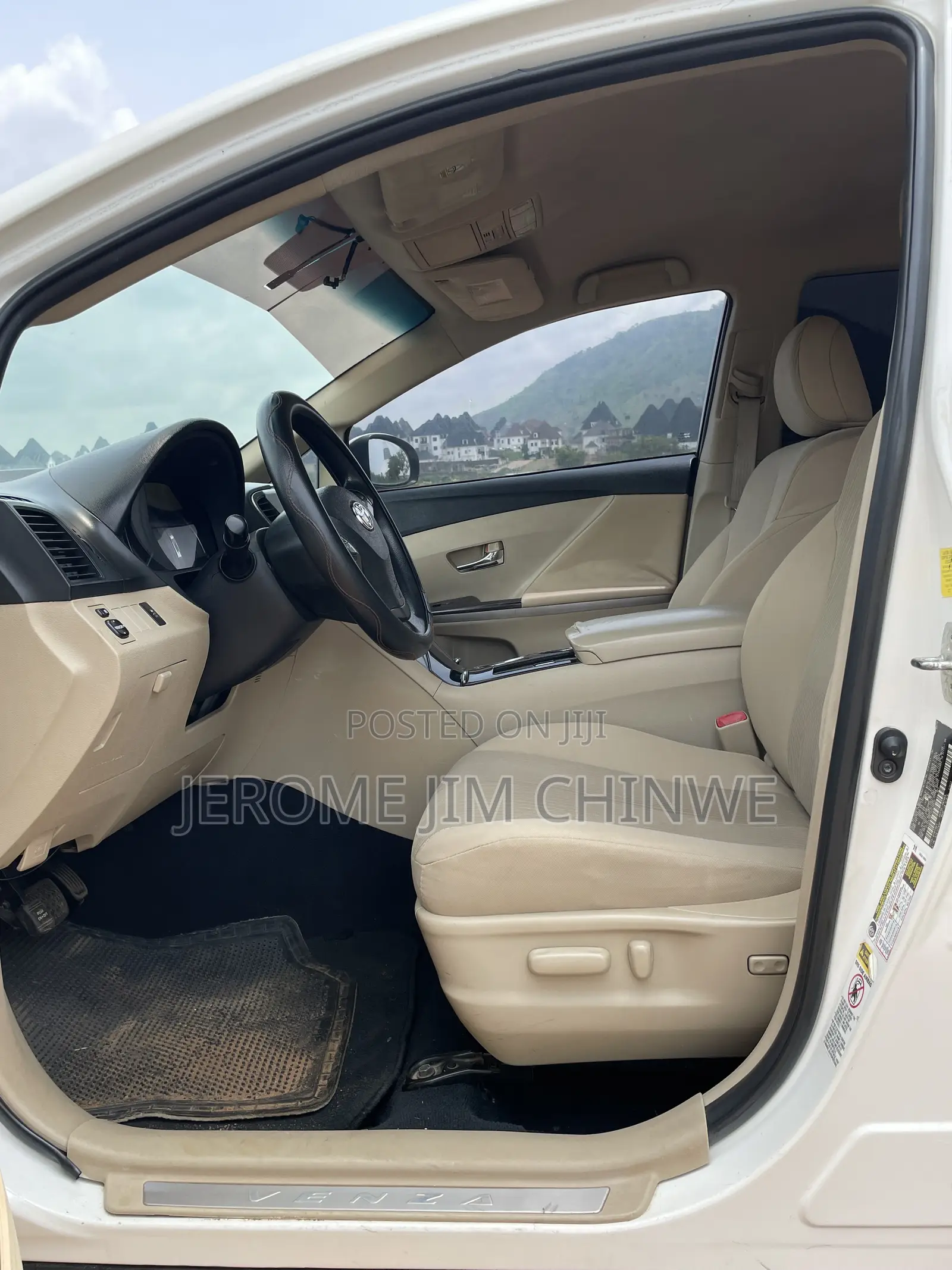 Toyota Venza 2011 White