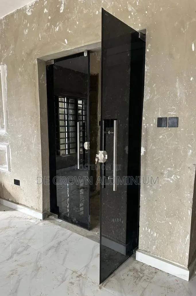 Black 10mm Tempered Frameless Ante Room Glass Door