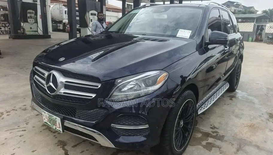 Mercedes-Benz GLE-Class GLE 350d 4MATIC 2017 Blue