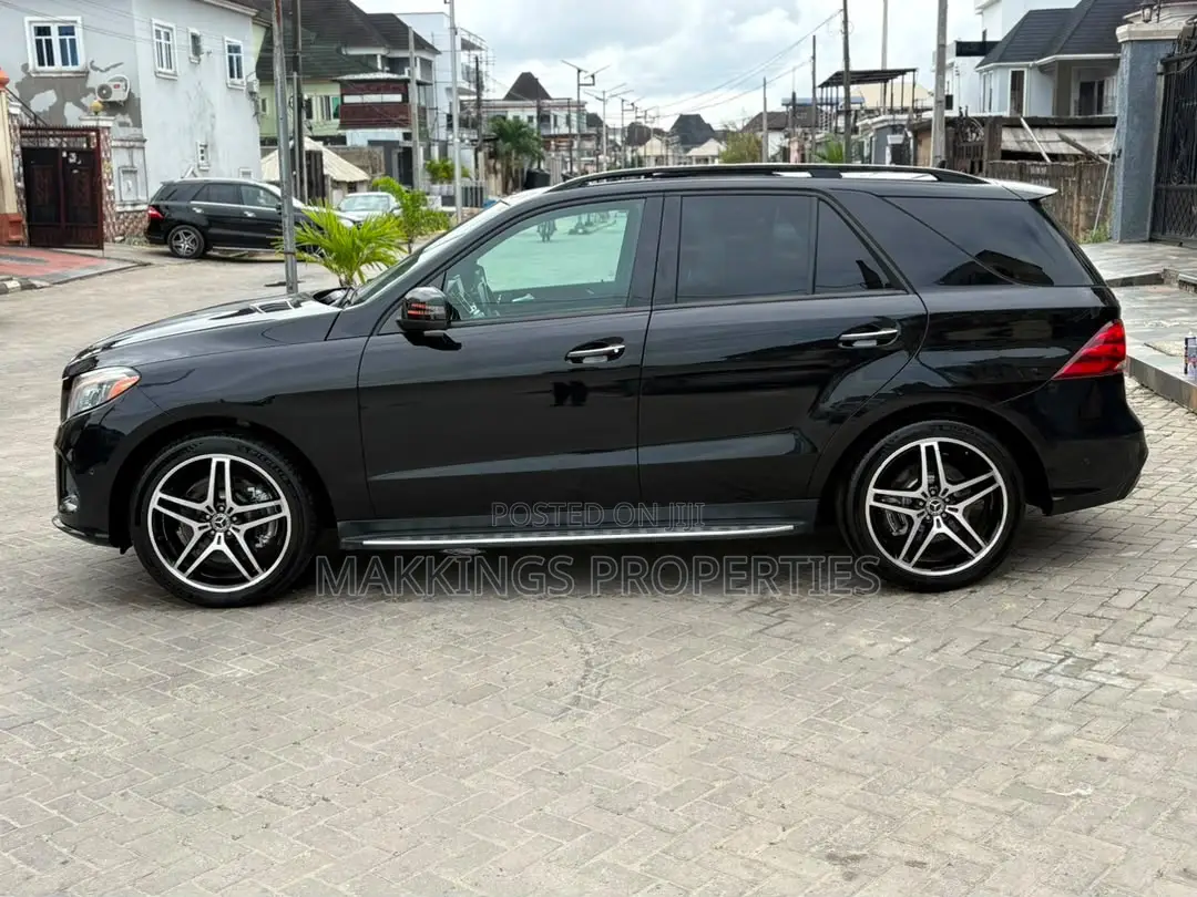 Mercedes-Benz E400 2018 Black