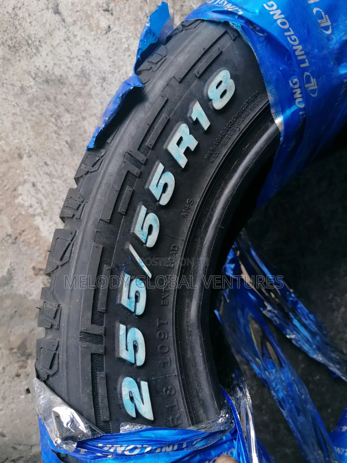 255/55R18//Cross Wind Tires