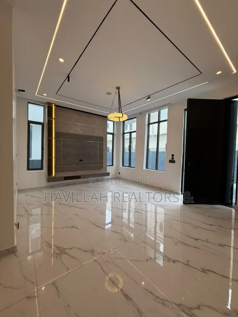 5bdrm Duplex in Orchid Road, Lekki Phase 1 for sale