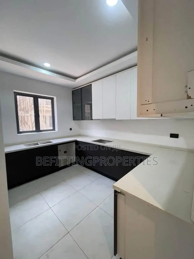 4bdrm Duplex in Lekki Phase 1 for sale